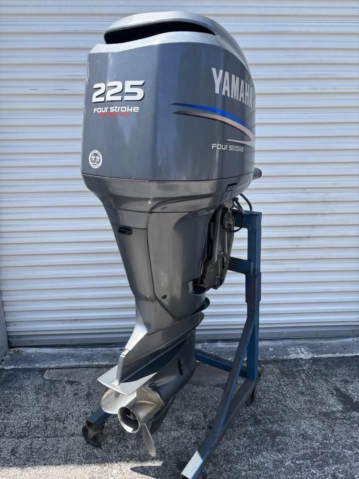2010 Yamaha 225HP 4-Stroke Outboard Motor for sale 2010 Yamaha 225HP 4-Stroke Outboard Motor for sale