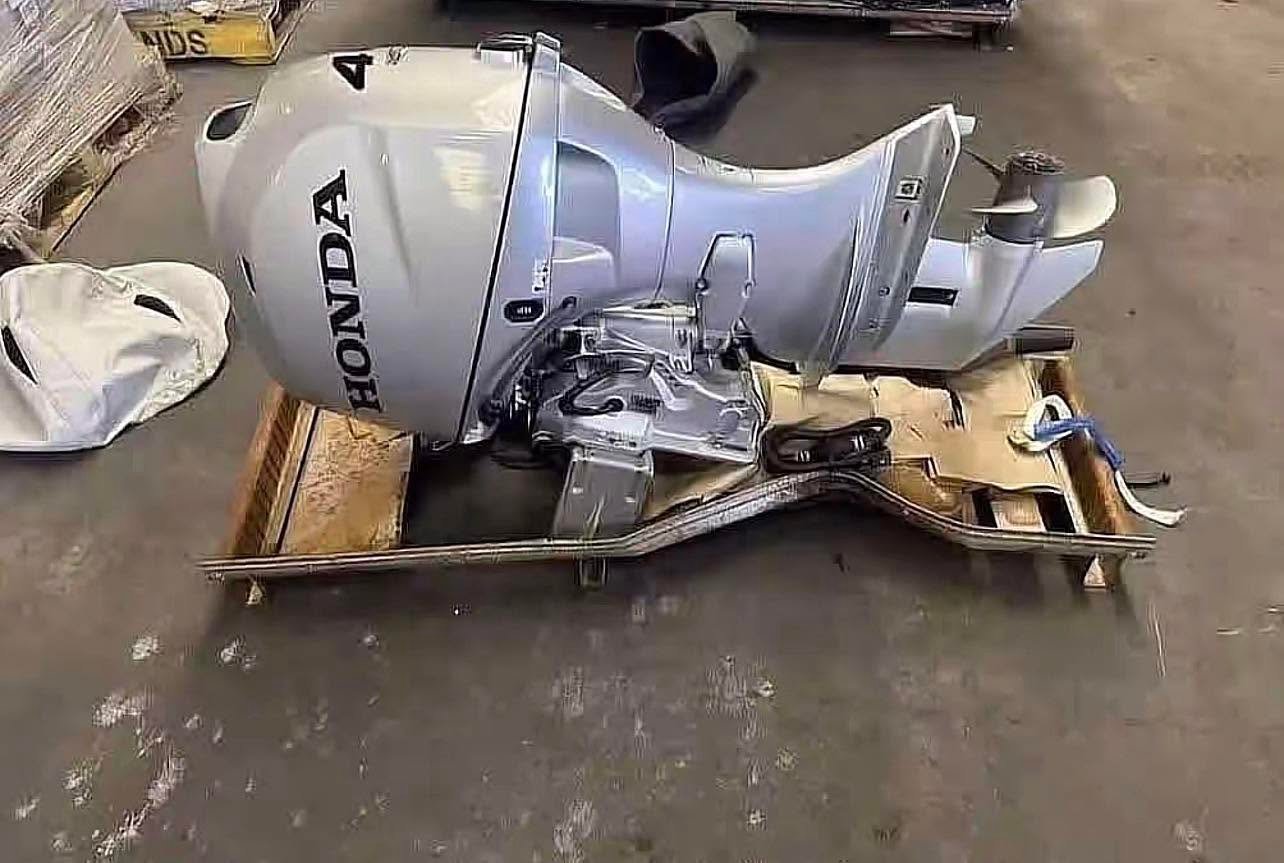 Used 2023 Honda 40HP Four Stroke Outboard Motor for Sale Used 2023 Honda 40HP Four Stroke Outboard Motor for Sale